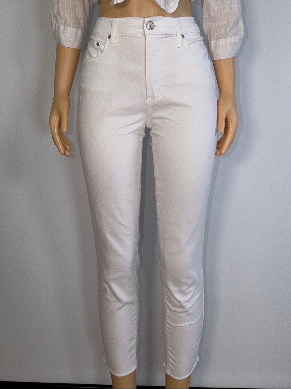 Aeropostale White Ankle Crop Jeans